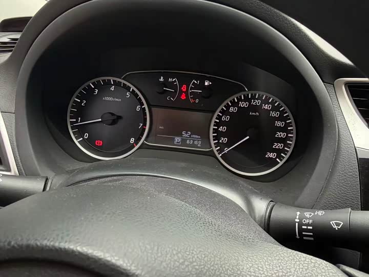 Фото 3 - Nissan Sylphy