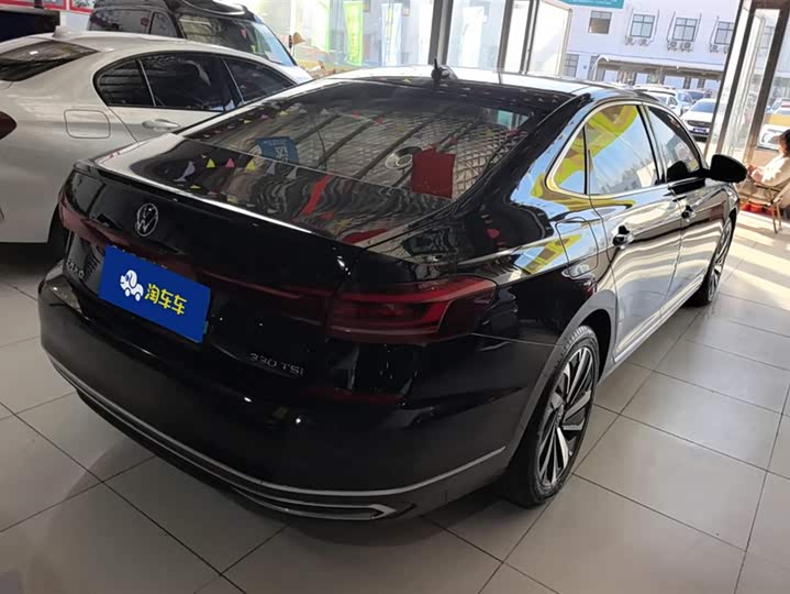 Фото 3 - Volkswagen Passat