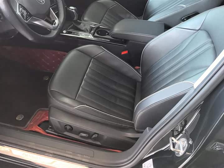 Фото 9 - Volkswagen Passat