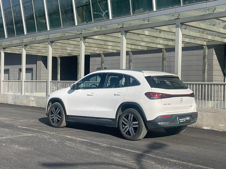 Фото 9 - Mercedes-Benz EQA