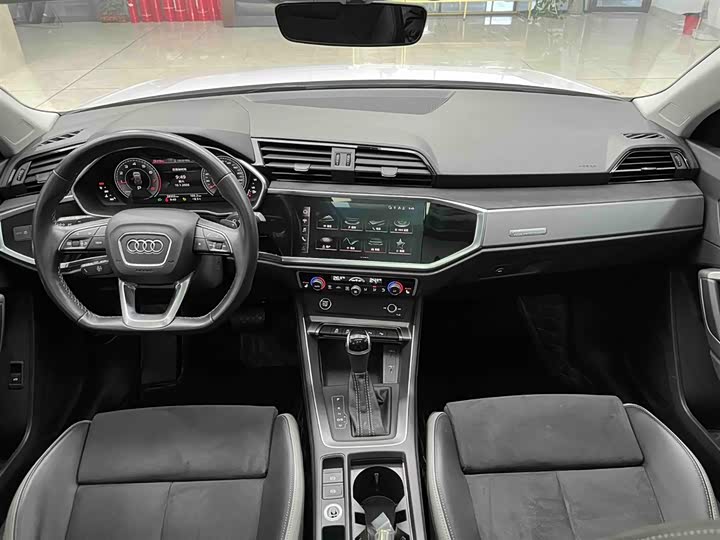 Фото 2 - Audi Q3