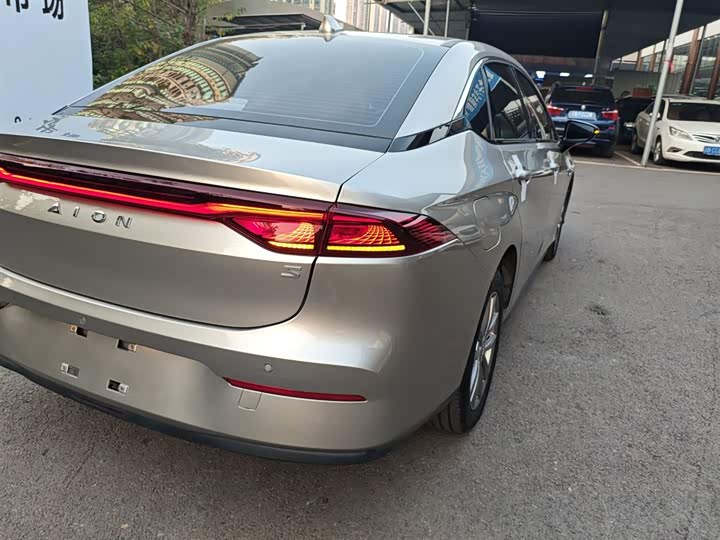 Фото 8 - GAC Aion S