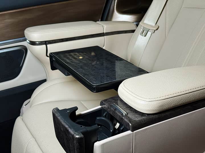 Фото 3 - Mercedes-Benz V-Class