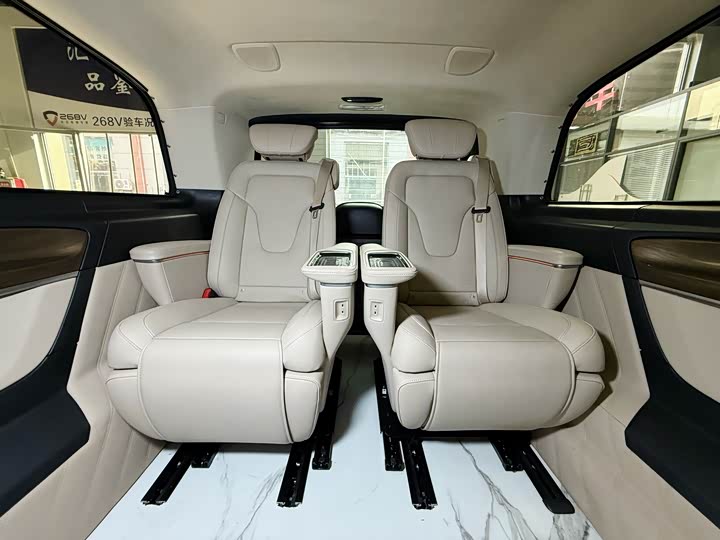 Фото 6 - Mercedes-Benz V-Class