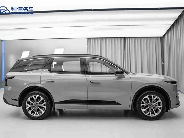 Фото 4 - Ford Edge