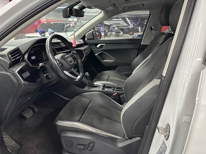 Фото 7 - Audi Q3