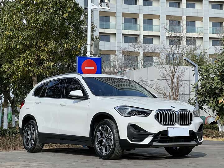 Фото 3 - BMW X1
