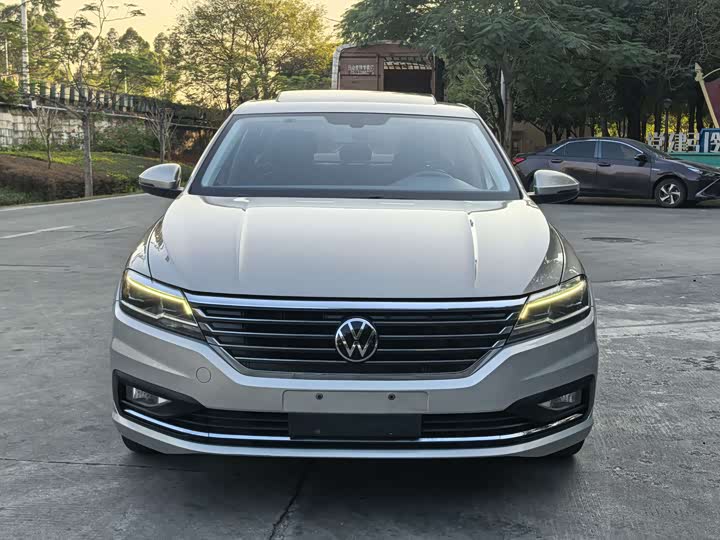 Фото 2 - Volkswagen Lavida