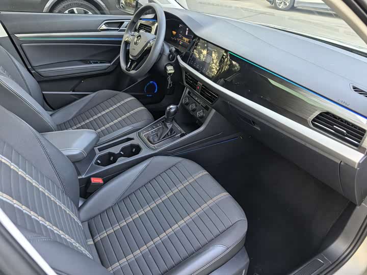 Фото 7 - Volkswagen Lavida