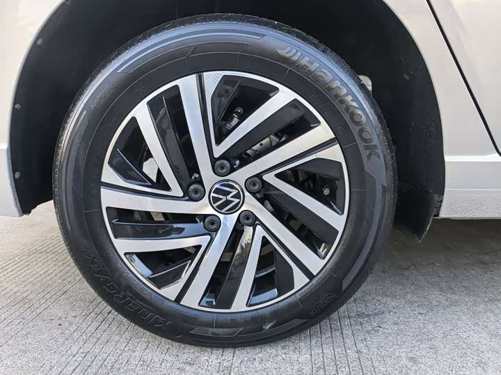 Фото 9 - Volkswagen Lavida