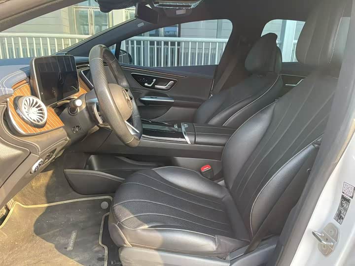 Фото 4 - Mercedes-Benz EQE