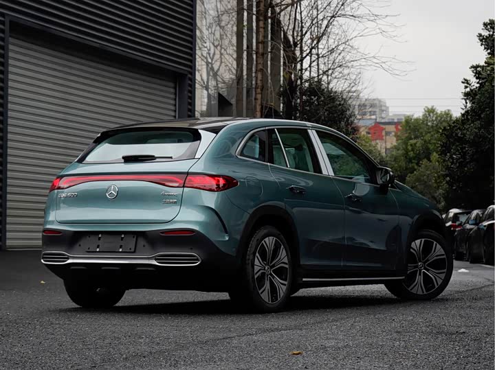 Фото 6 - Mercedes-Benz EQE SUV