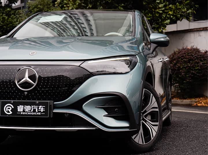 Фото 8 - Mercedes-Benz EQE SUV