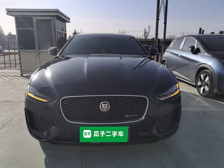 Фото 3 - Jaguar XE L
