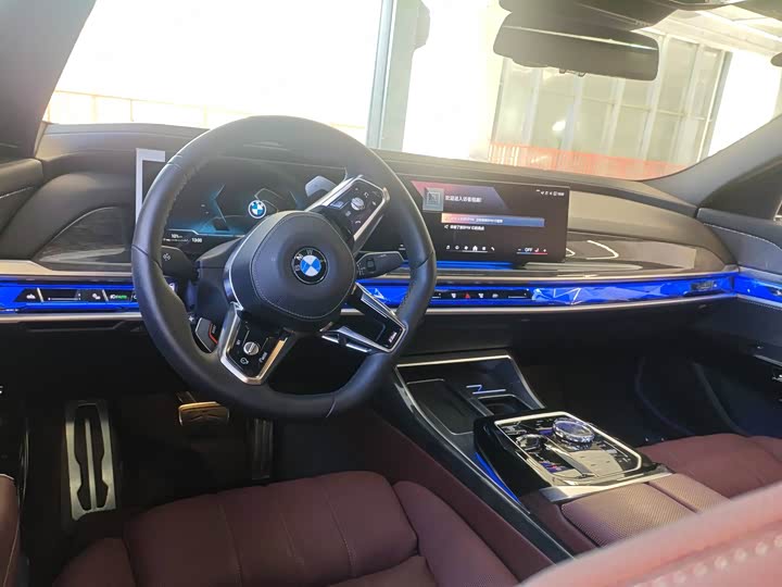 Фото 3 - BMW 7 Series