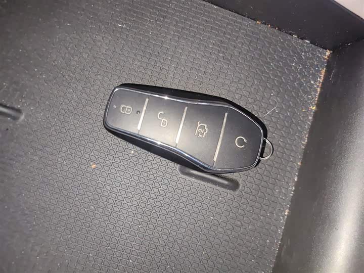 Фото 9 - BYD Yuan Up