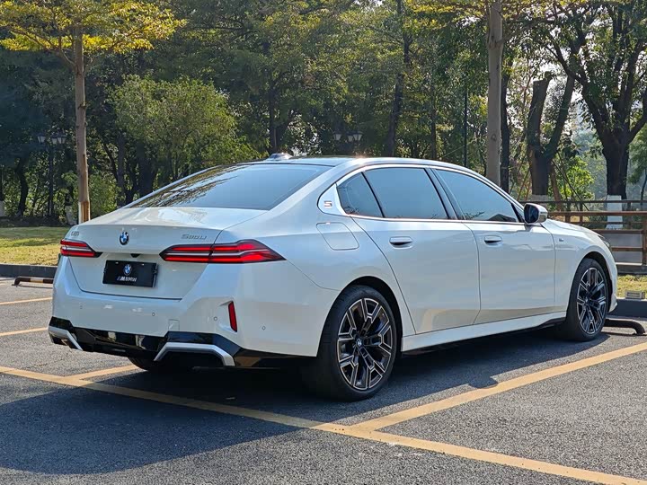 Фото 4 - BMW 5 Series