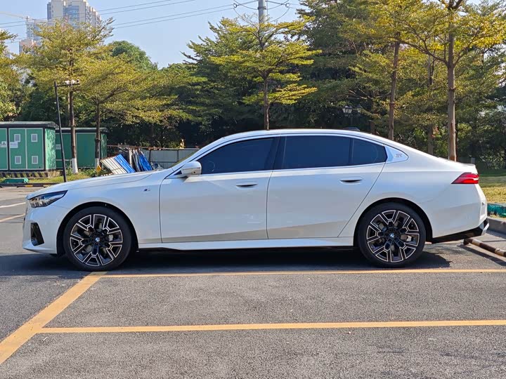 Фото 7 - BMW 5 Series