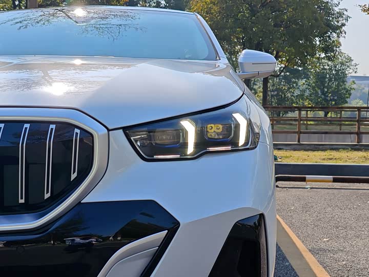 Фото 9 - BMW 5 Series