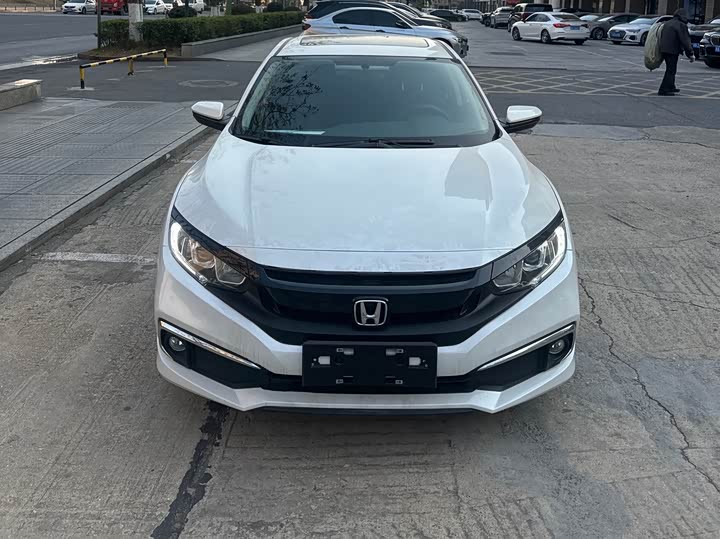 Фото 2 - Honda Civic