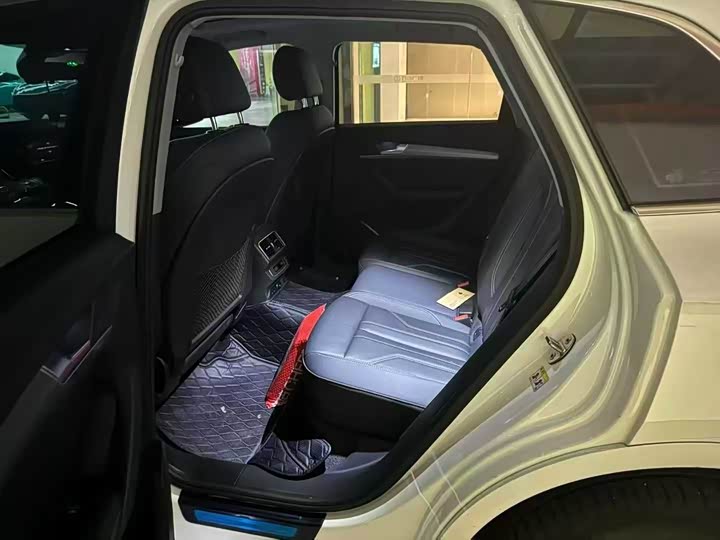 Фото 4 - Audi Q5L