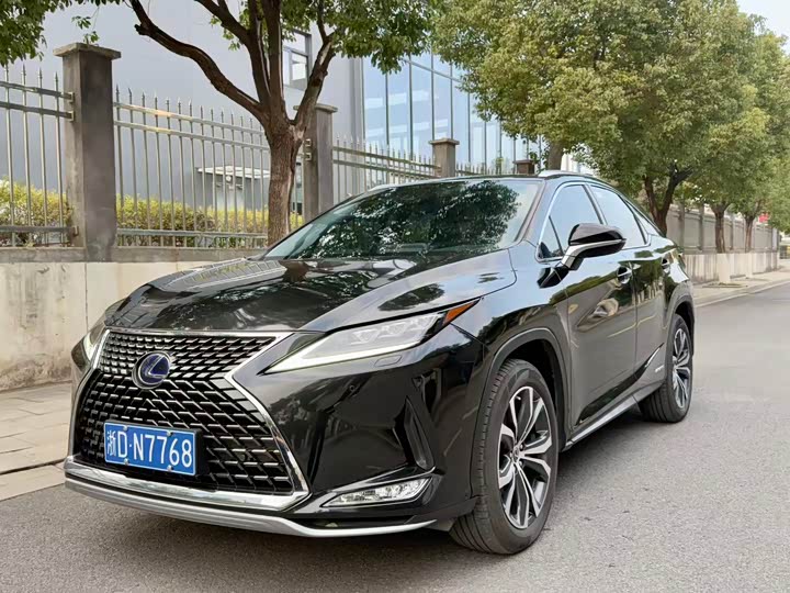 Фото 1 - Lexus RX