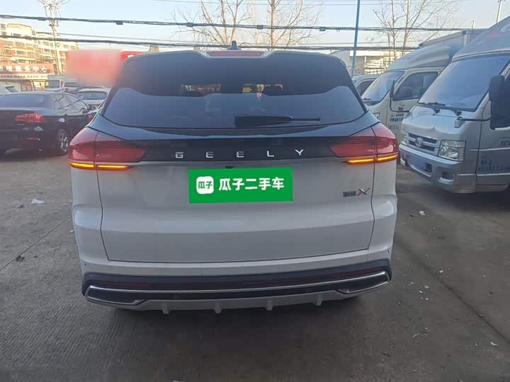 Фото 6 - Geely Atlas