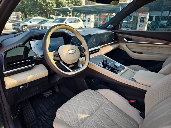 Фото 5 - Geely Monjaro