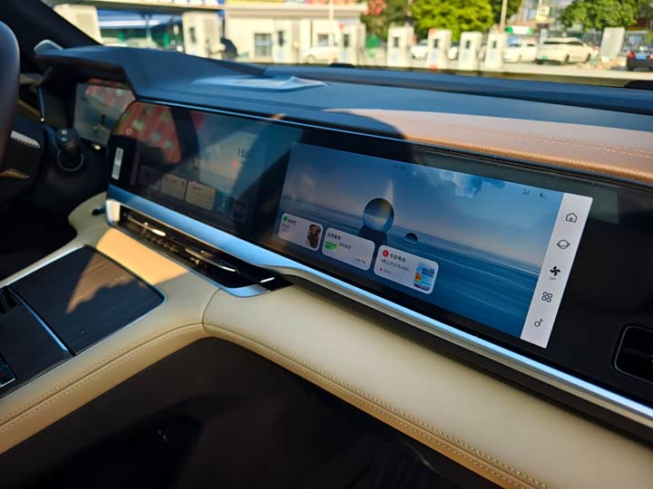 Фото 8 - Geely Monjaro