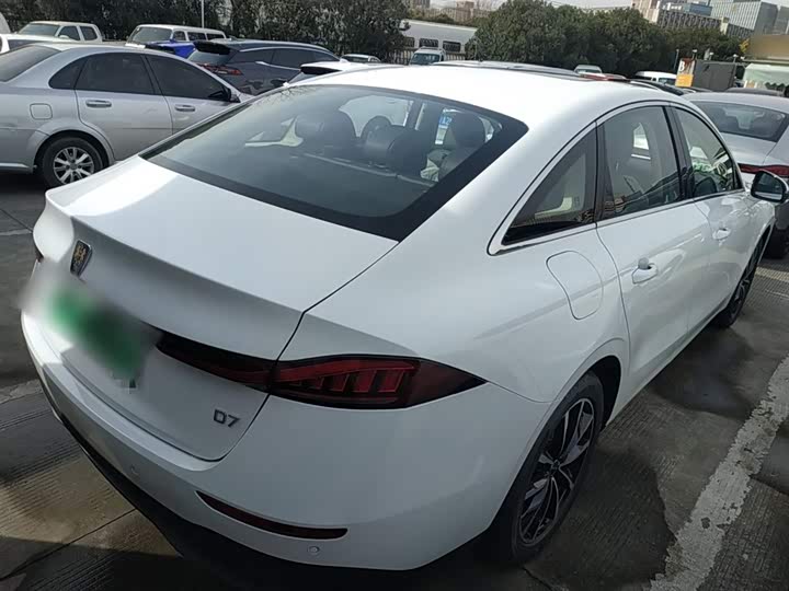 Фото 7 - Roewe D7