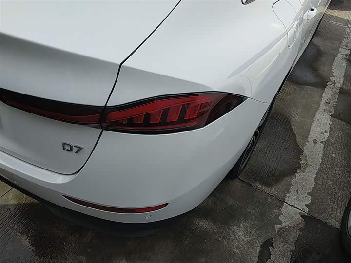 Фото 8 - Roewe D7