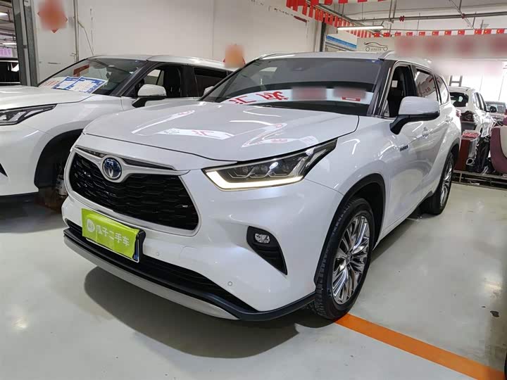 Фото 1 - Toyota Highlander