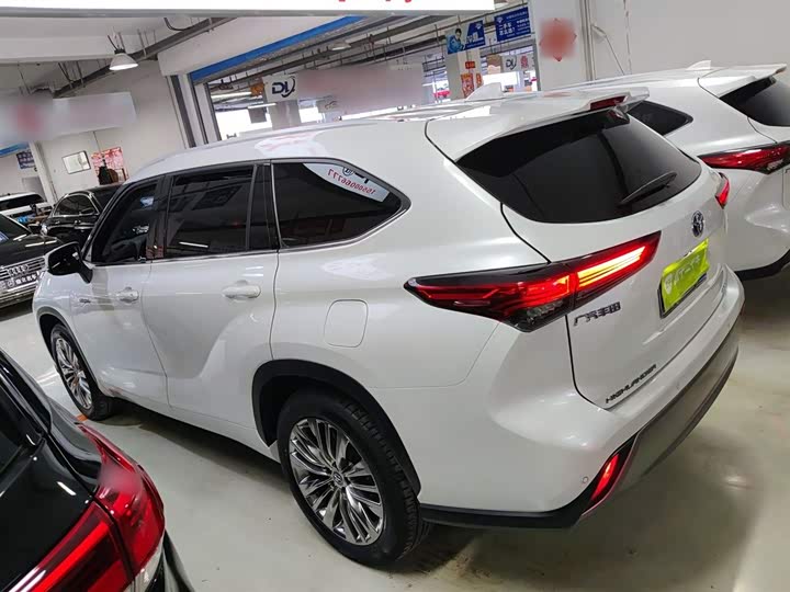 Фото 5 - Toyota Highlander