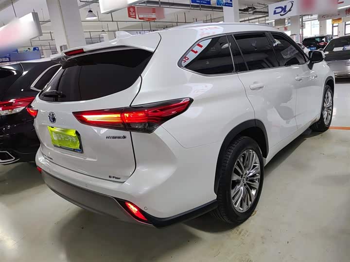 Фото 7 - Toyota Highlander