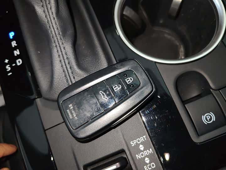 Фото 9 - Toyota Highlander