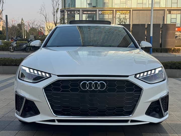 Фото 2 - Audi A4L