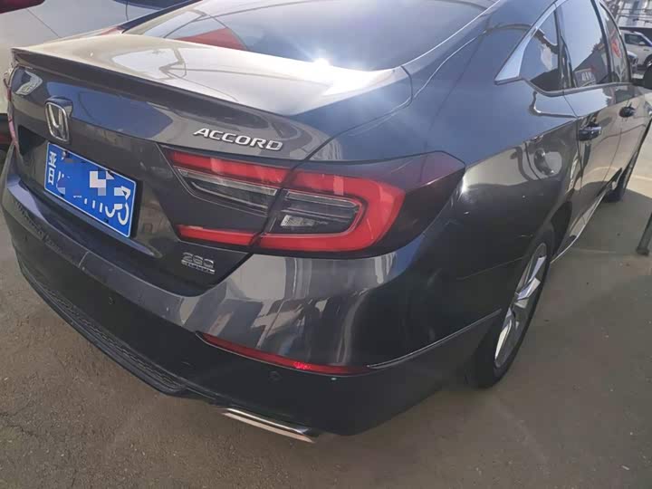 Фото 7 - Honda Accord