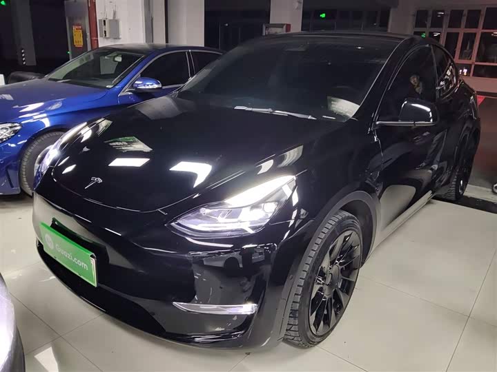 Фото 1 - Tesla Model Y