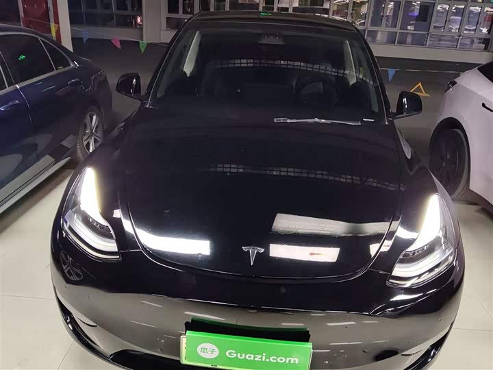 Фото 3 - Tesla Model Y