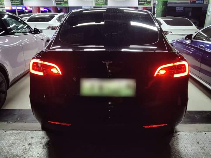 Фото 6 - Tesla Model Y