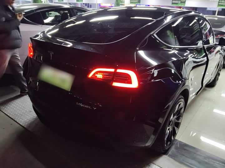 Фото 7 - Tesla Model Y