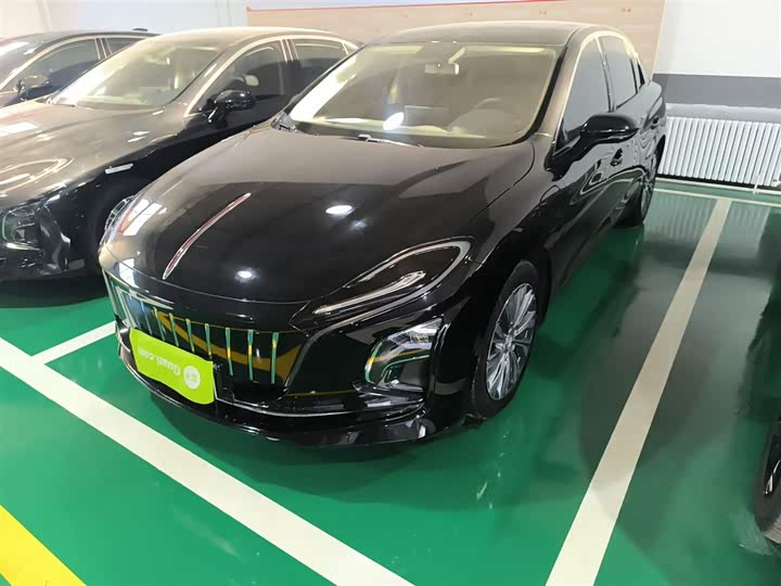 Фото 2 - Hongqi E-QM5