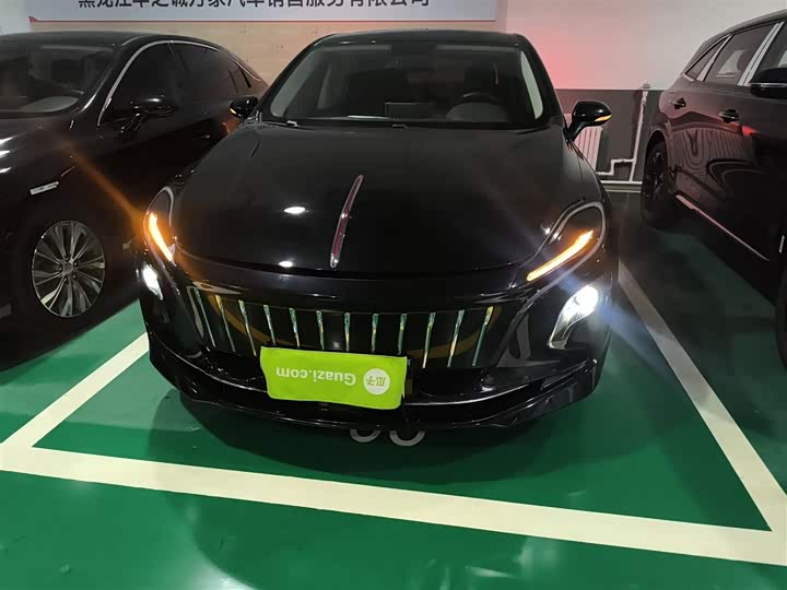 Фото 3 - Hongqi E-QM5