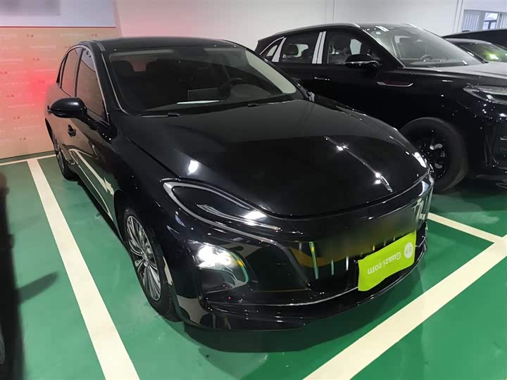 Фото 4 - Hongqi E-QM5