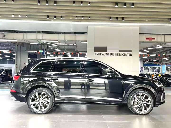 Фото 3 - Audi Q7