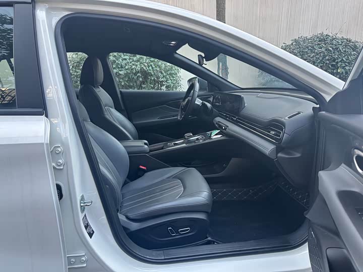 Фото 6 - GAC Trumpchi Empow R