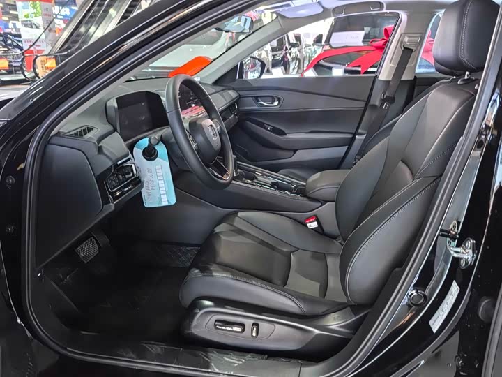 Фото 4 - Honda Inspire