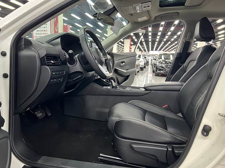 Фото 5 - Nissan Sylphy