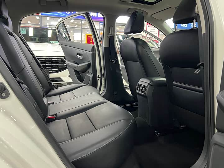 Фото 8 - Nissan Sylphy