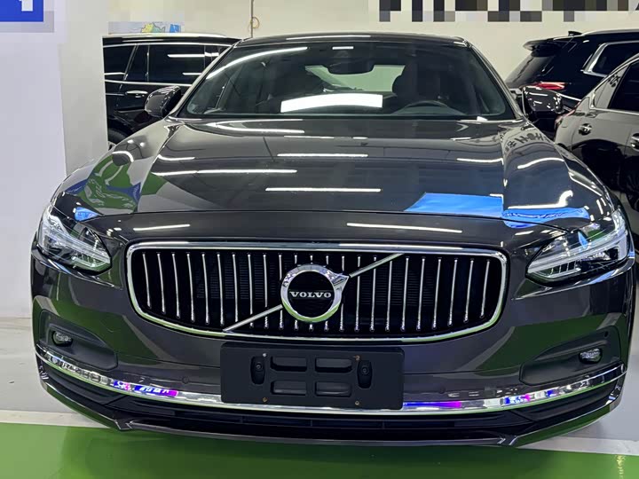 Фото 2 - Volvo S90